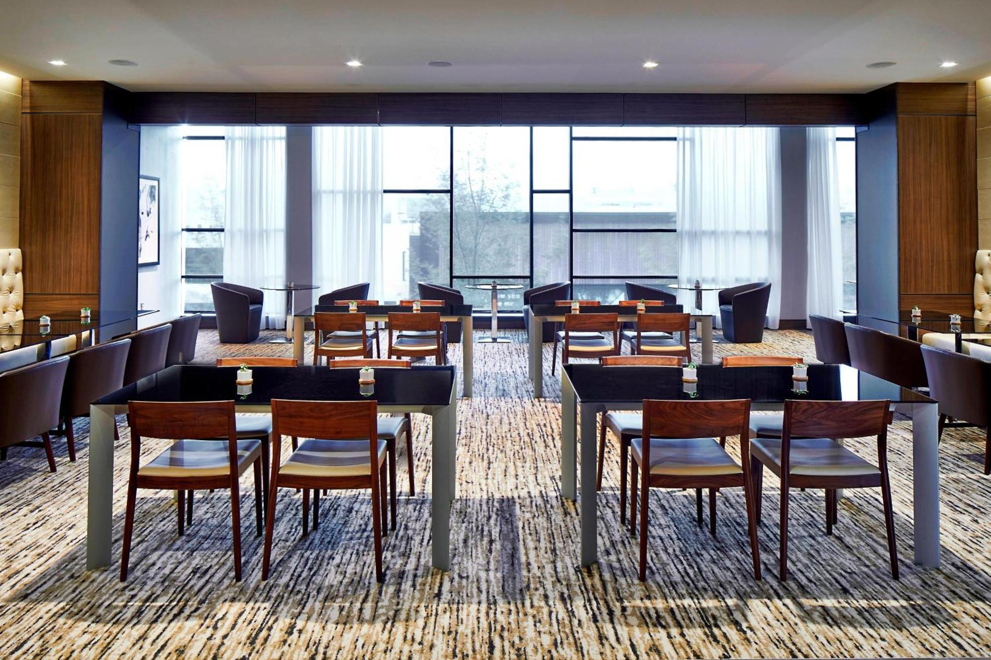 Ac Hotel By Marriott Cleveland Beachwood Exterior photo